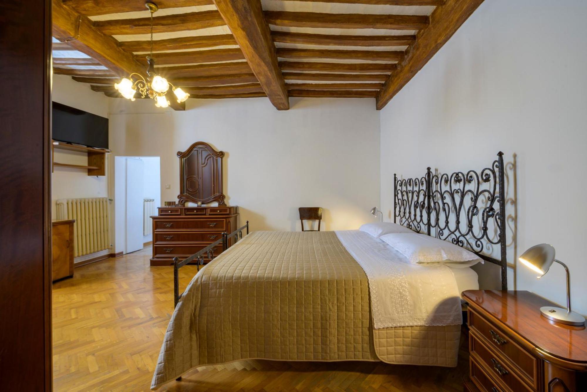 Via Mazzini 23A Apartment Gubbio Bagian luar foto
